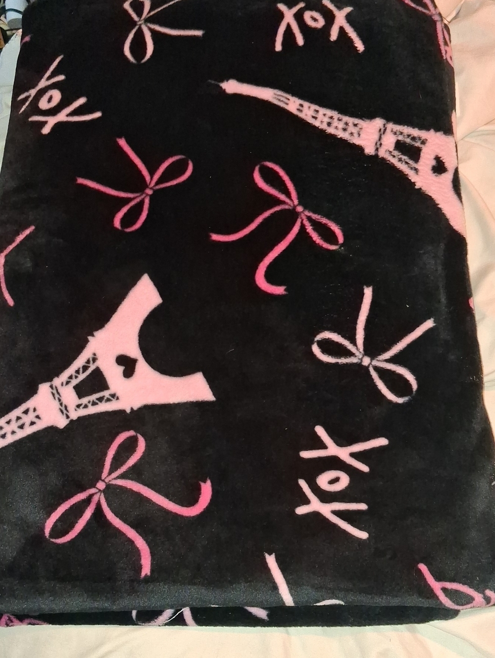 Betsey Johnson Black and Pink Eiffel Tower Throw